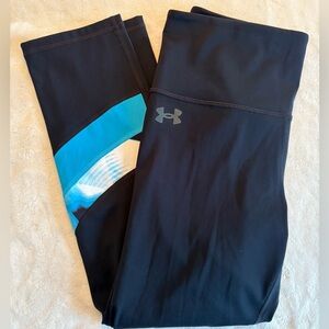 Under Armour Black and Blue Cropped Fitted HeatGear Leggings